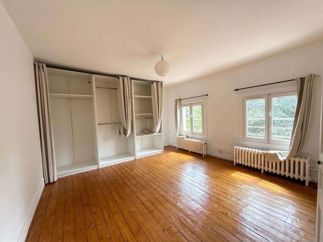 Exclusivité ORPI COMPIÈGNE : L'élégance d'une adresse de prestige sous les toits, avec vue dégagée - photo 3