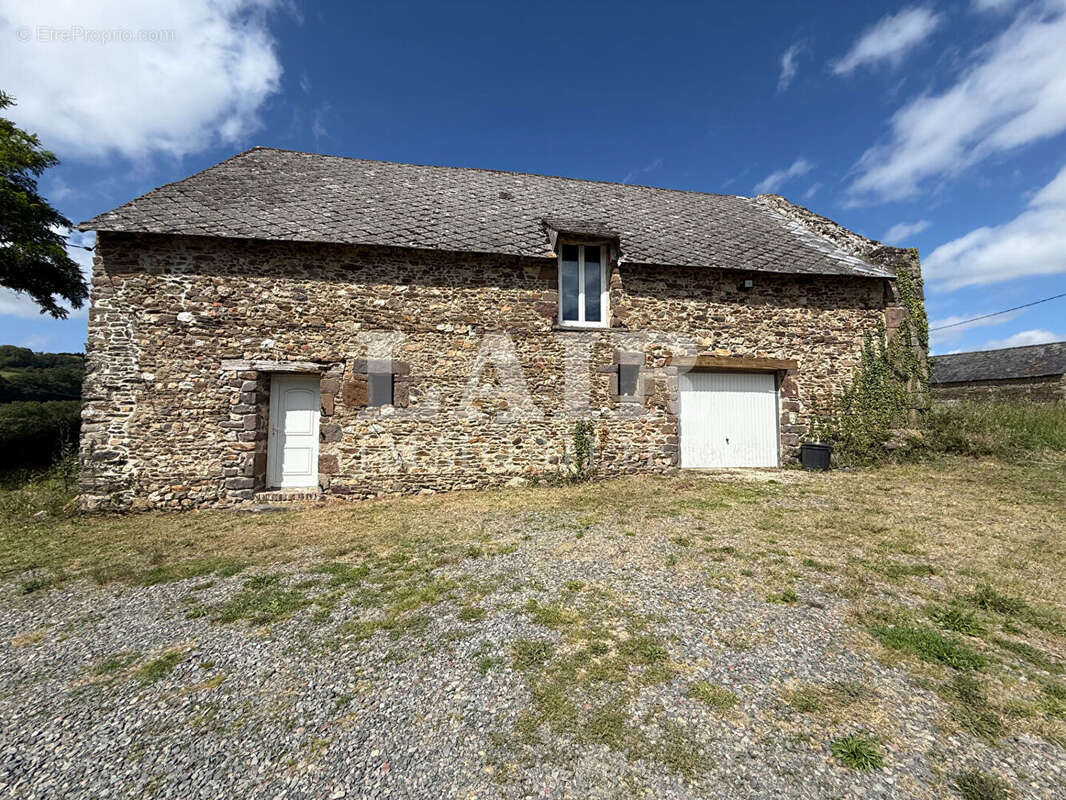 Maison en pierre avec dépendance - Réf : F15363 - photo 2