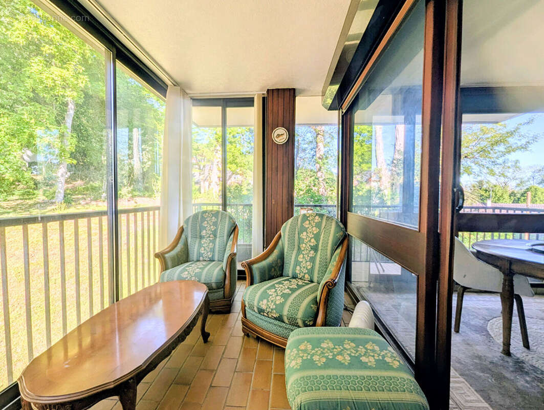 Appartement à JOUY-EN-JOSAS
