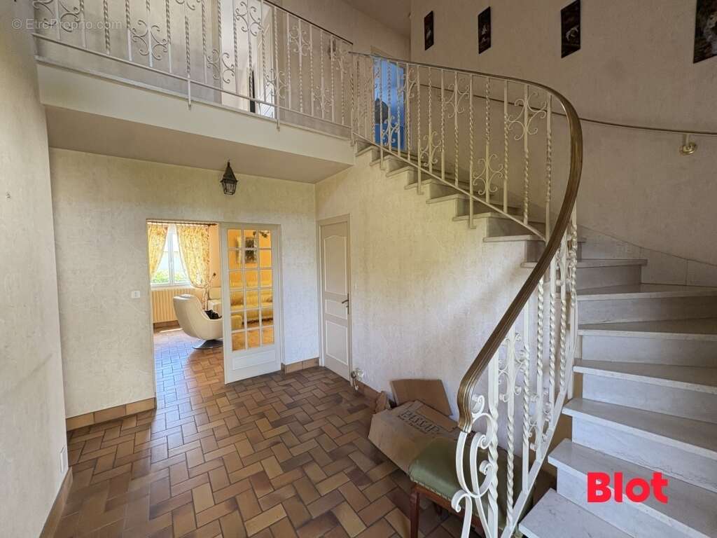 Maison 144 m² à Irodouer  - photo 4