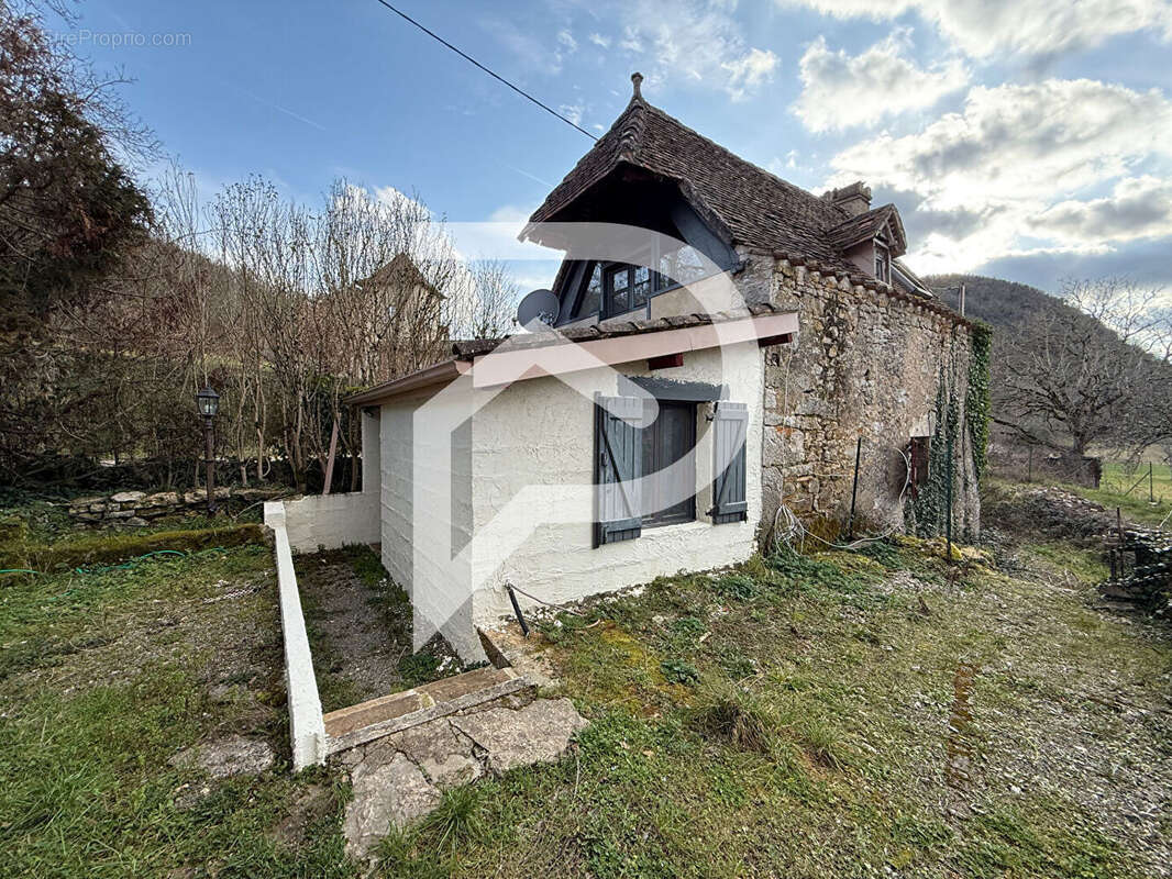 Maison à CENEVIERES