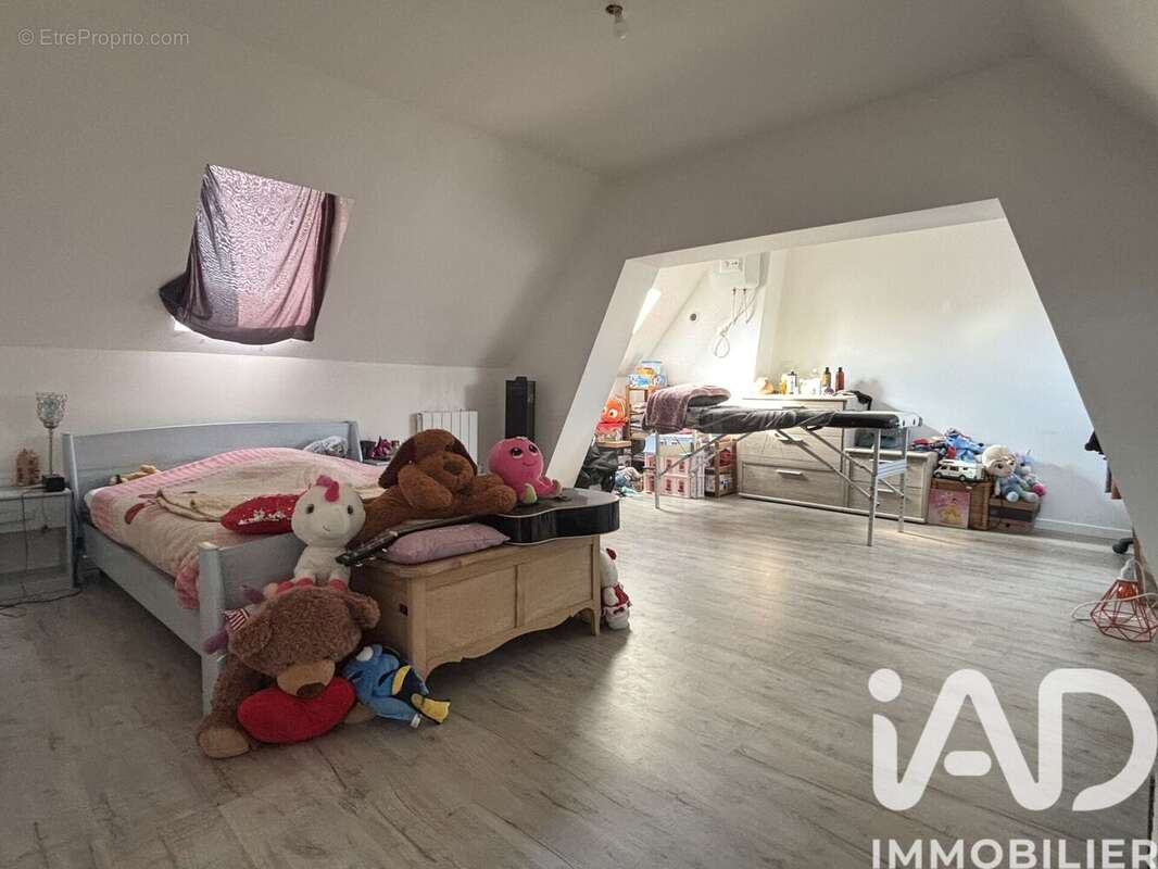 Maison 79 m² à La Brosse-Montceaux  - photo 4