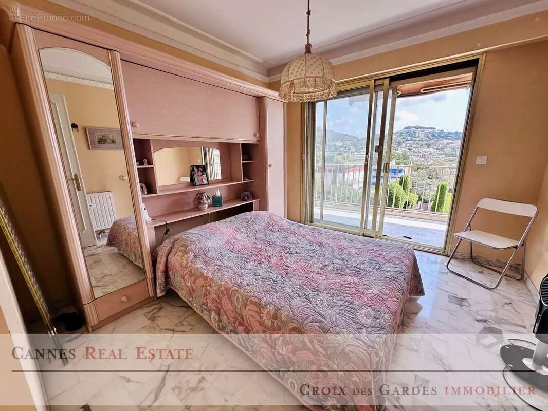 À vendre – Le Cannet, résidence de standing avec parc, piscine et tennis - photo 16