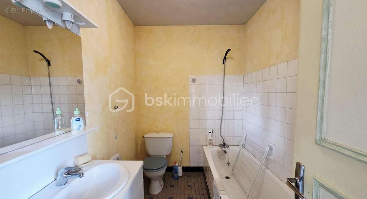 Maison à SAINT-GERMAIN-EN-COGLES