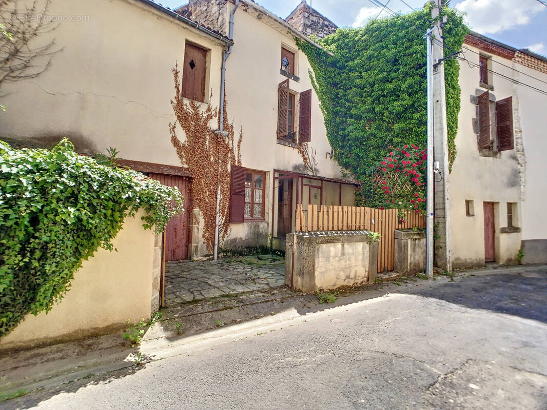 Maison à LUDESSE