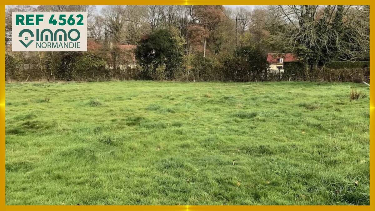 Terrain à FERRIERES-SAINT-HILAIRE