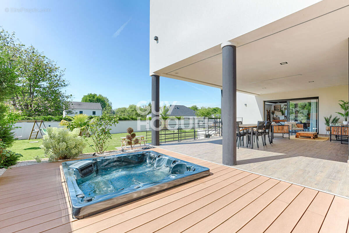 Maison à FONTENAY-TRESIGNY