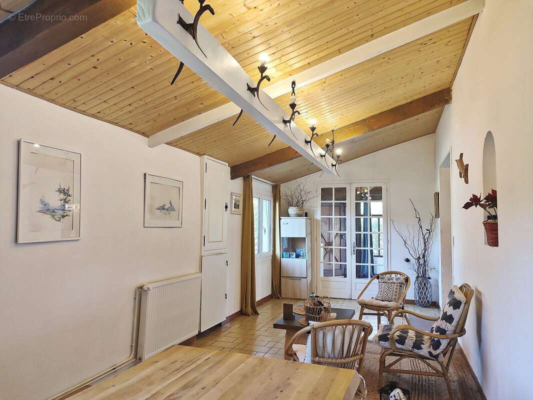 Maison à MAIGNAUT-TAUZIA