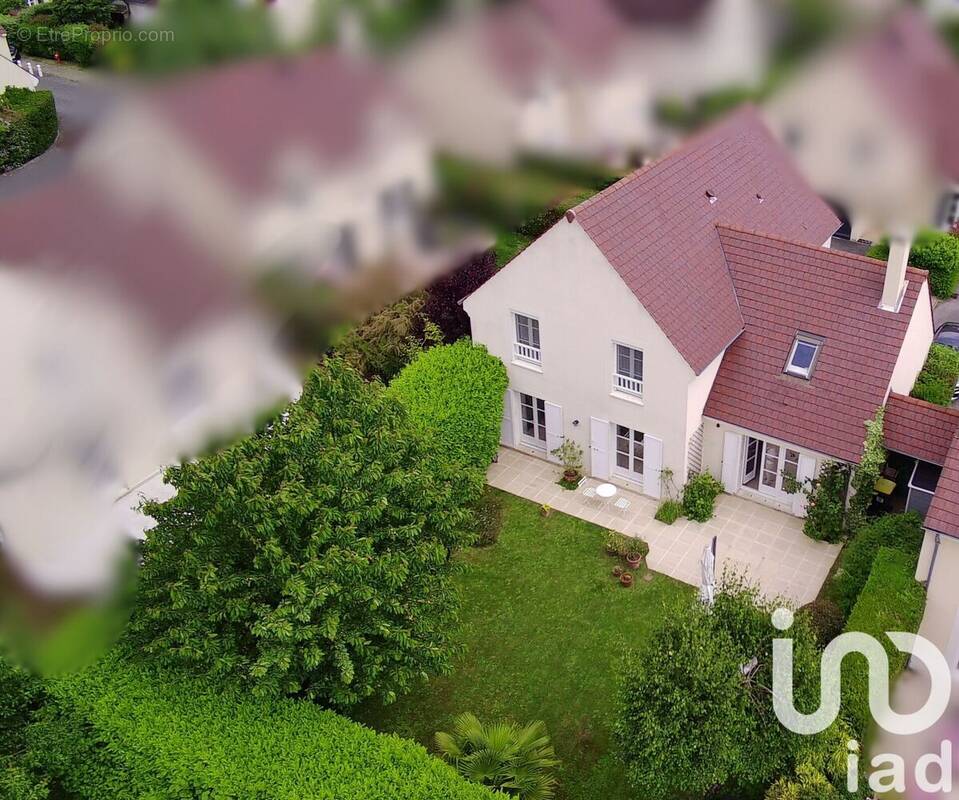 Photo 1 - Maison à BUSSY-SAINT-GEORGES