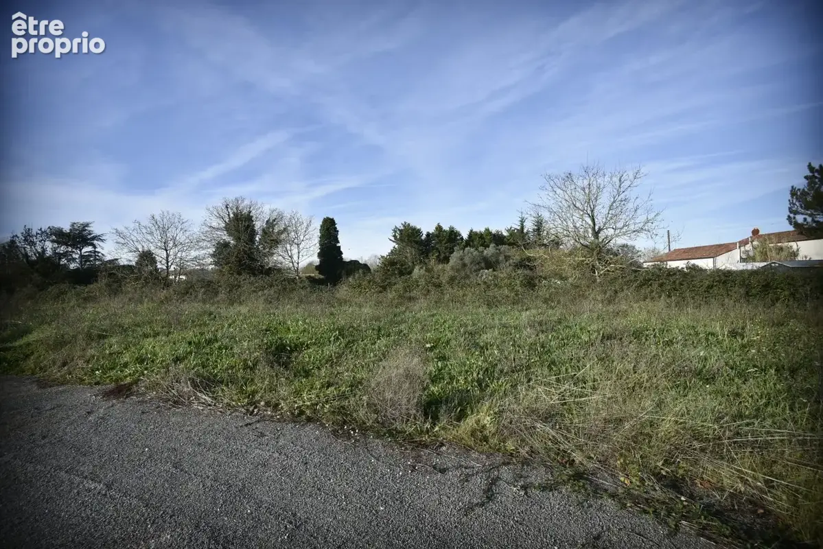 Terrain à bâtir de 554 m² à LA JONCHERE (85) - photo 2