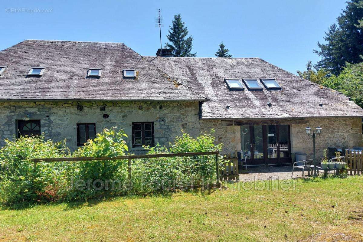 Maison à EGLETONS