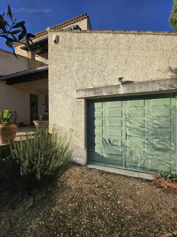 Maison à L&#039;ISLE-SUR-LA-SORGUE