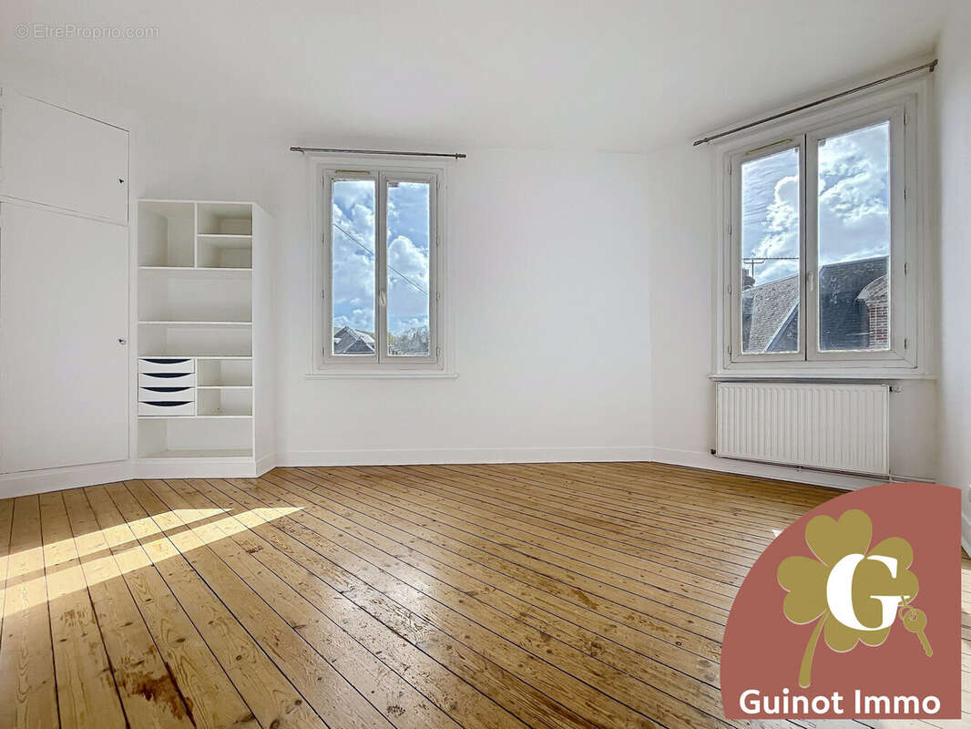 Appartement à LILLEBONNE