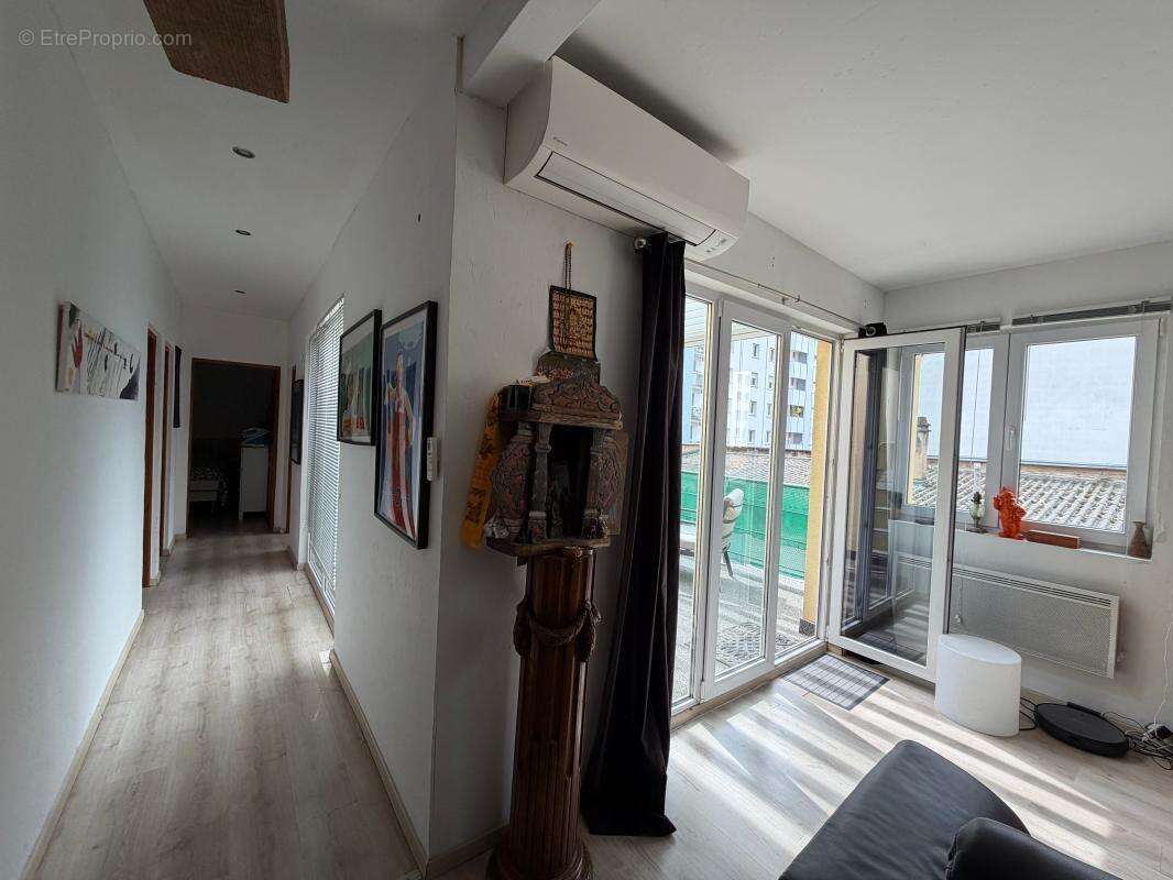 Appartement à NIEDERMODERN