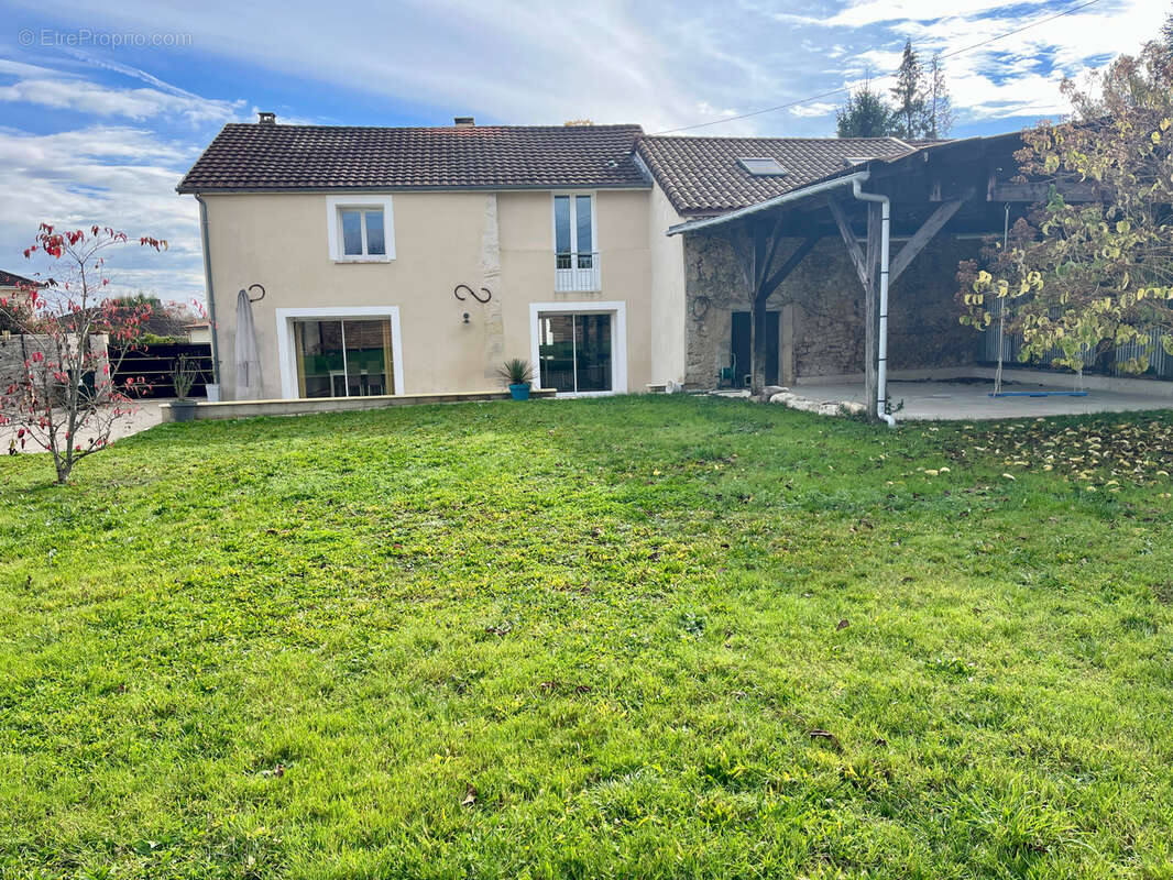 Maison à COULOUNIEIX-CHAMIERS