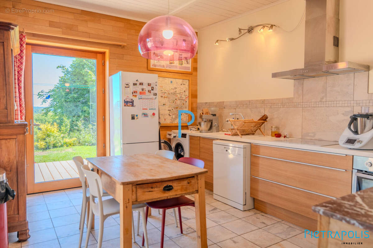 Maison 150 m² à Tarare  - photo 9