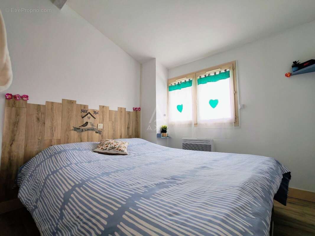 Maison à LA CHAPELLE-BASSE-MER