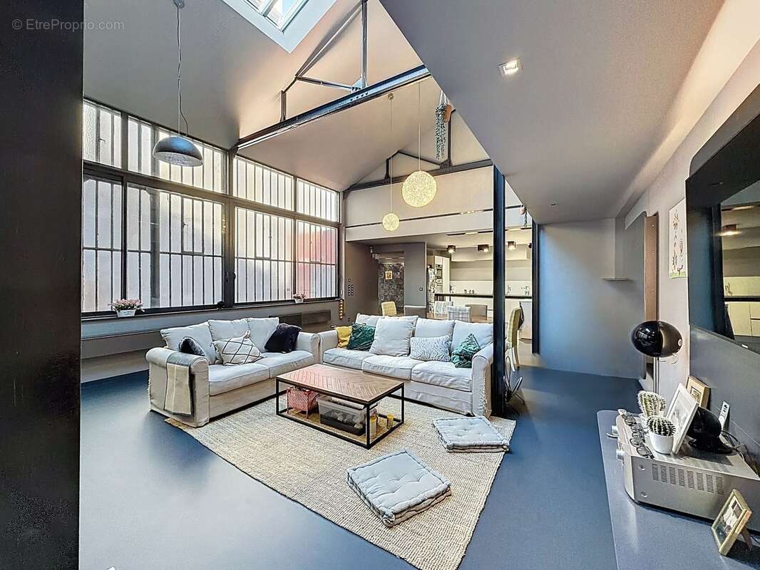 Commerce à SAINT-ETIENNE