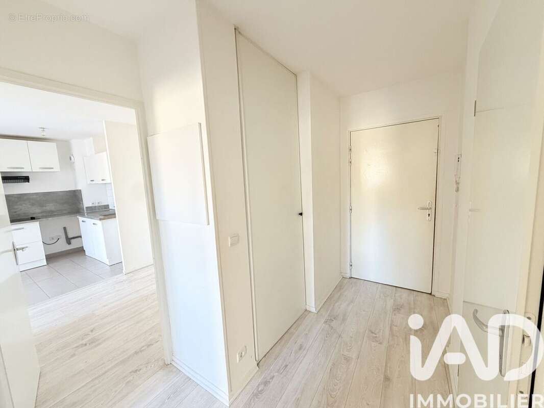 Photo 6 - Appartement à BRIE-COMTE-ROBERT