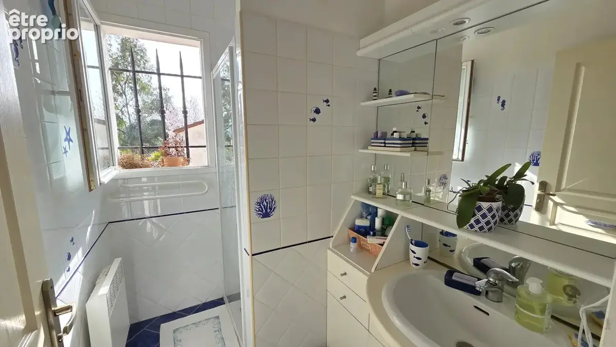 Tourrettes, villa de plain-pied, studio indépendant, piscine. - photo 11