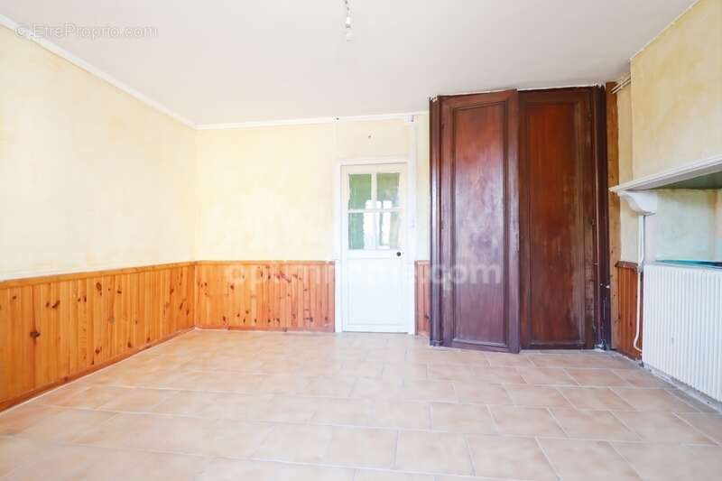 Maison à SAINT-HILAIRE-LA-TREILLE