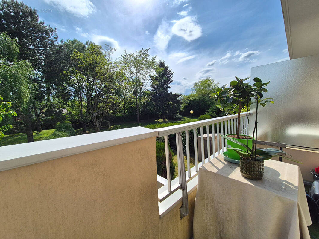 Appartement à MONTIGNY-LE-BRETONNEUX
