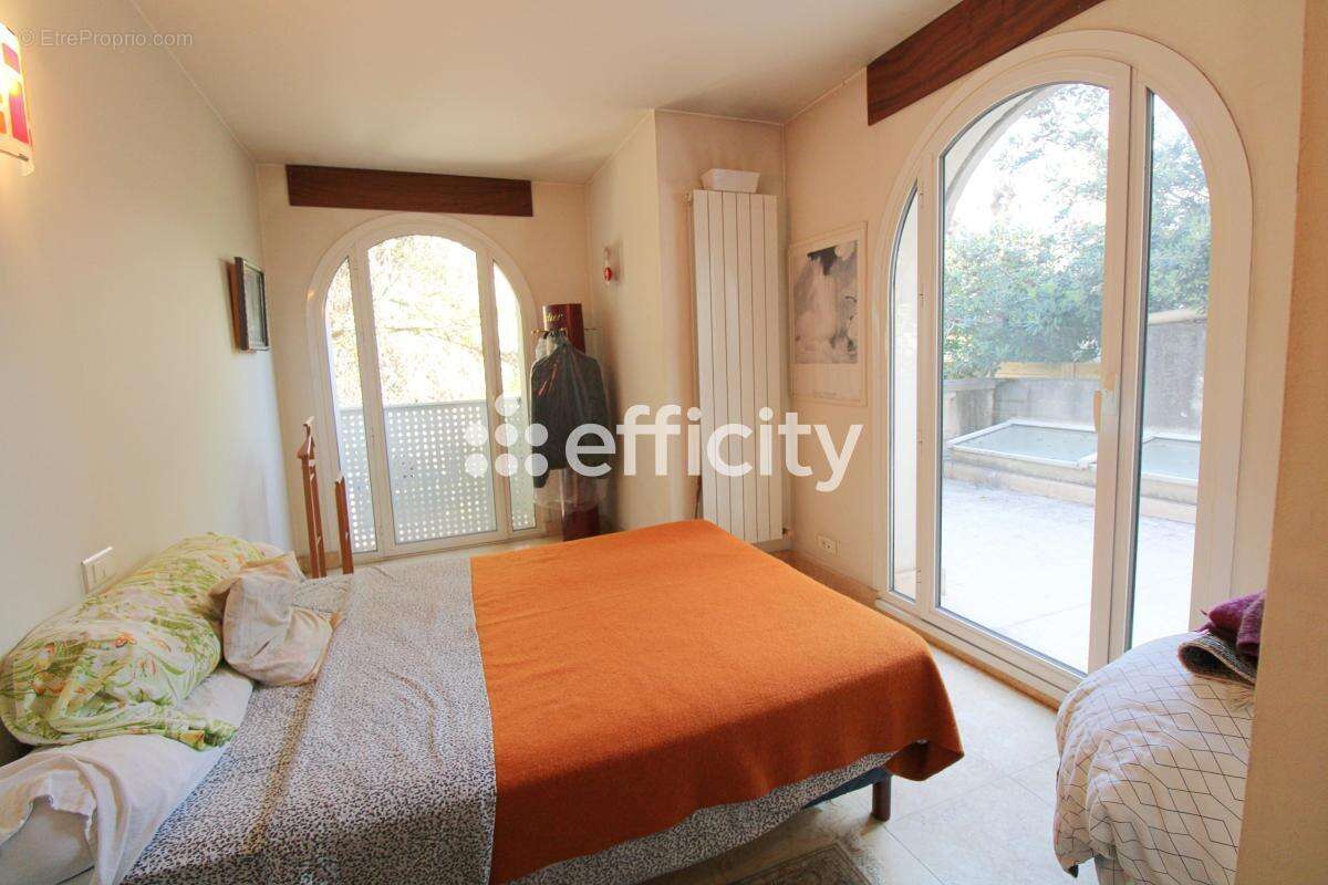 Appartement à MARSEILLE-7E