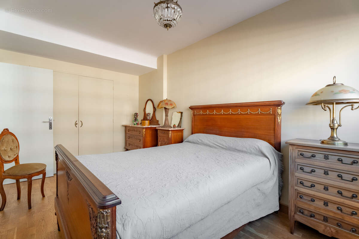 Appartement à MARSEILLE-2E