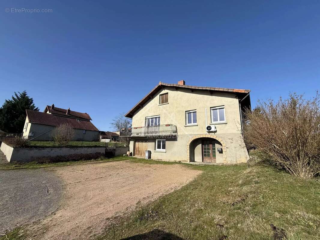 Maison à LAPEYROUSE
