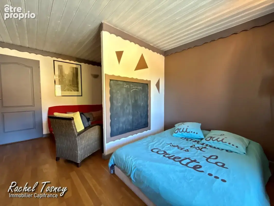À VENDRE – Authentique corps de ferme T7 -210m²- rénové avec jardin et vue sur les Vosges – - photo 12