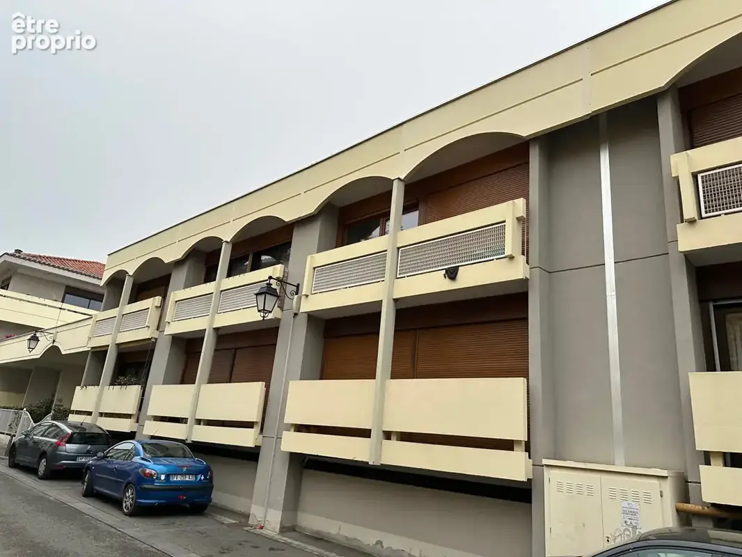 garage fermé, sous sol sécurisé, résidence étudiante les remparts 22000€ FAI - photo 4