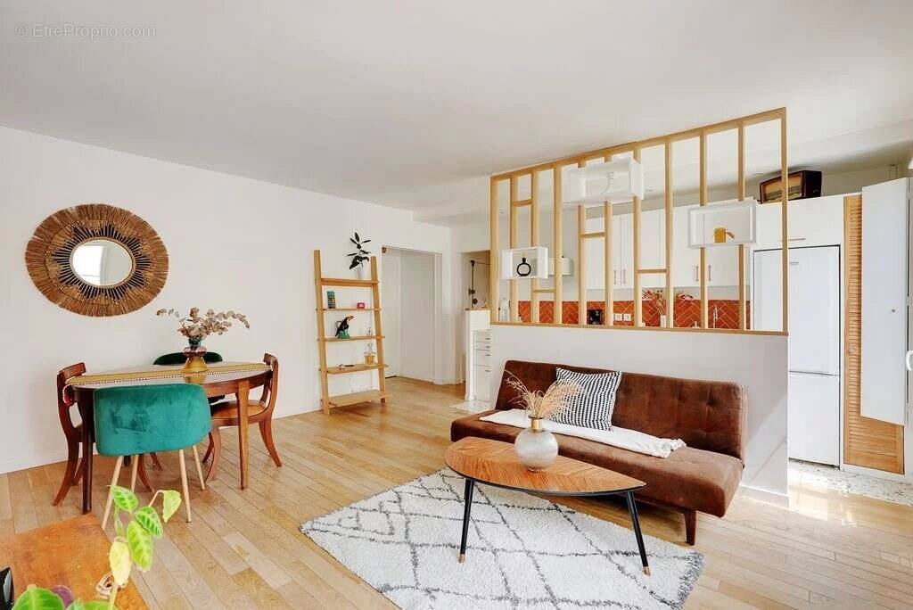 Appartement à PARIS-18E