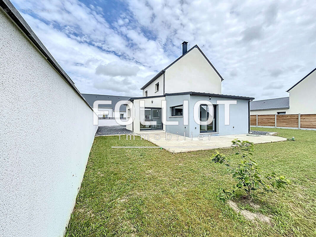 Maison à MONTMARTIN-SUR-MER