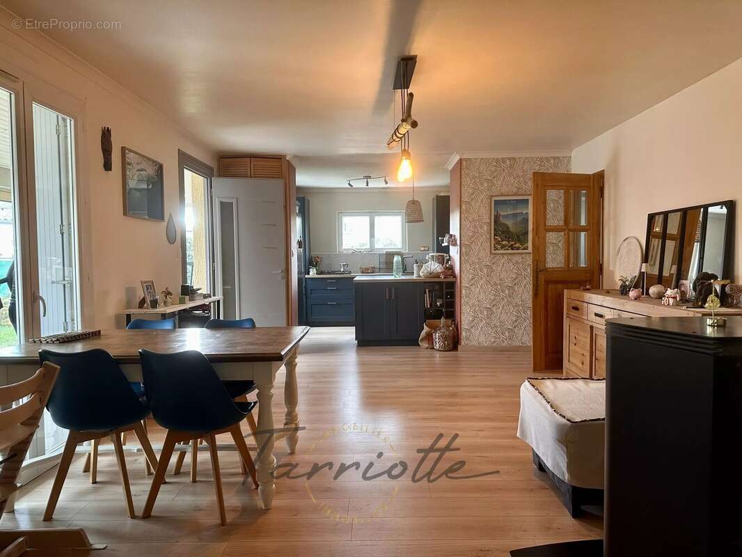 Maison à LA BATIE-ROLLAND