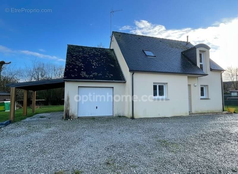 Maison à PLOUNEVEZ-QUINTIN