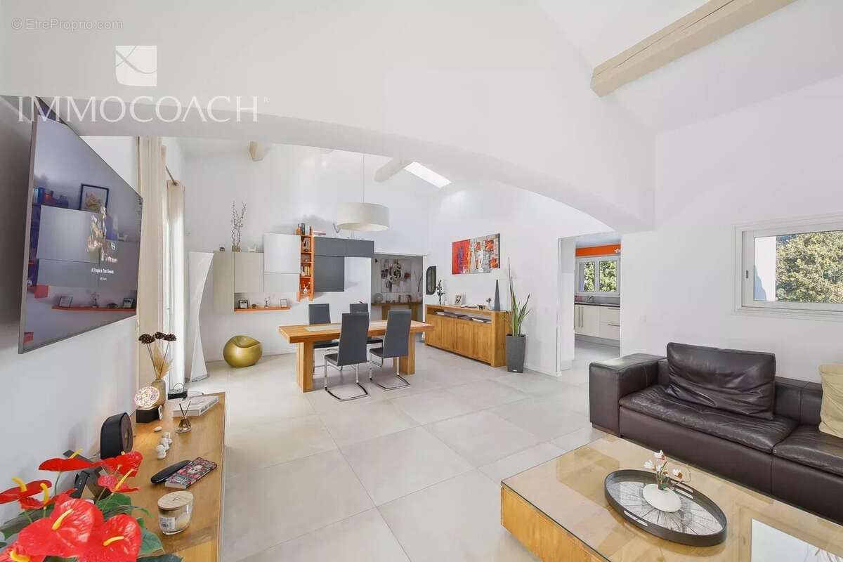 Maison à CARQUEIRANNE