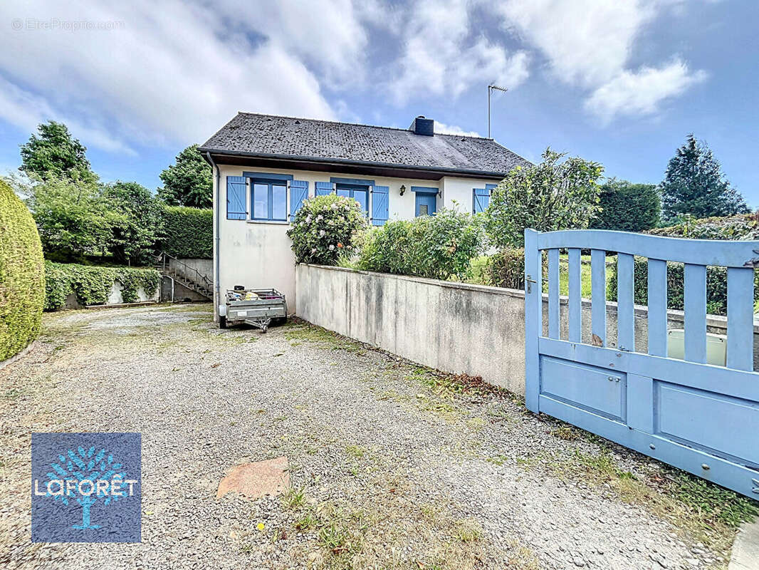 Maison à LA BAZOUGE-DU-DESERT