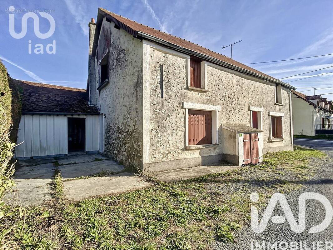 Photo 1 - Maison à COURTACON