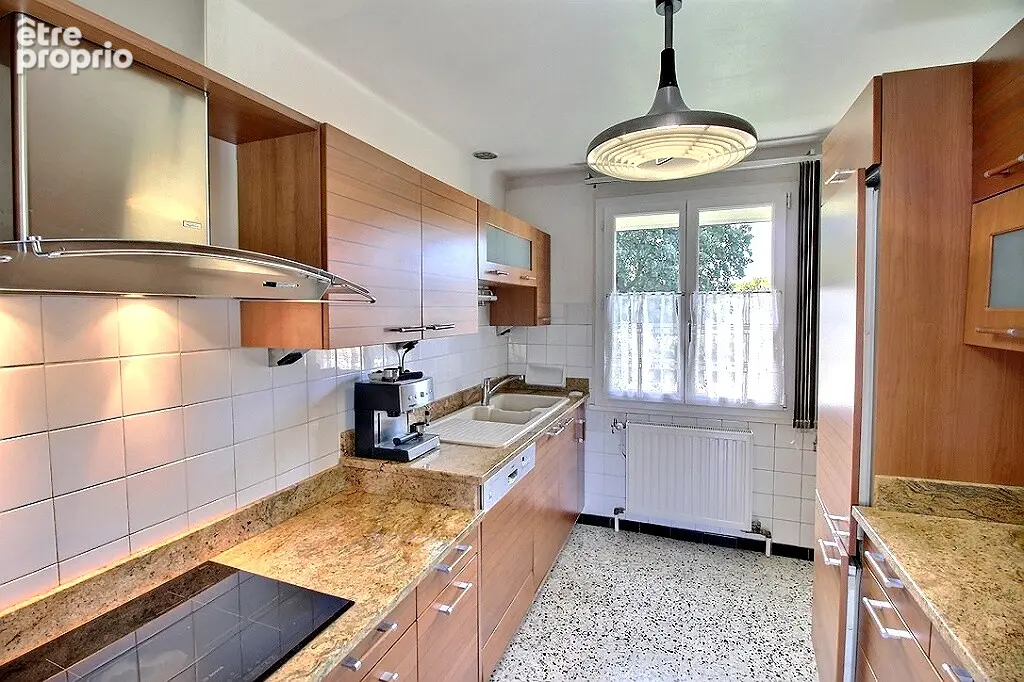 Maison de campagne avec 2 logements, piscine et jardin - photo 8