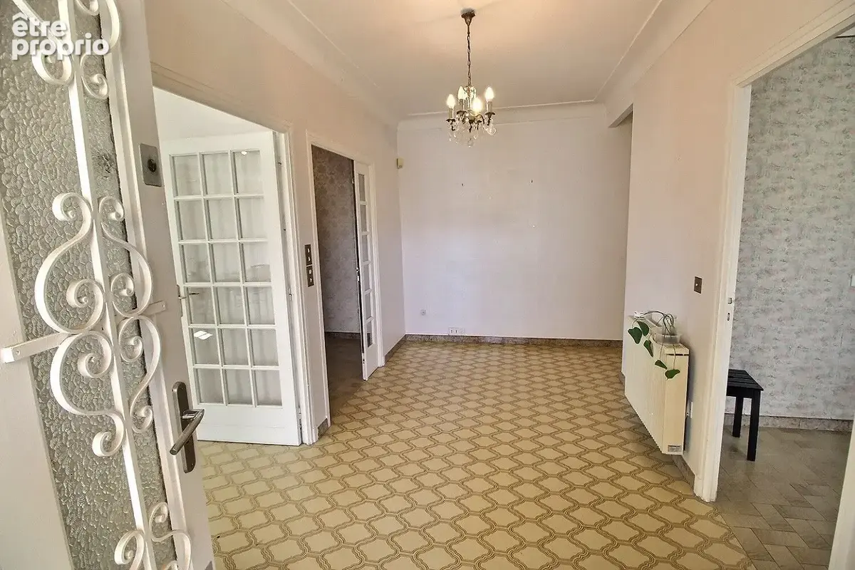 Villa d'architecte des années 75 développant 135 m² sur terrain de 1500 m² - photo 4