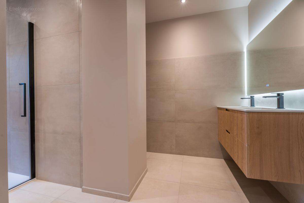 Maison à CHARBONNIERES-LES-BAINS