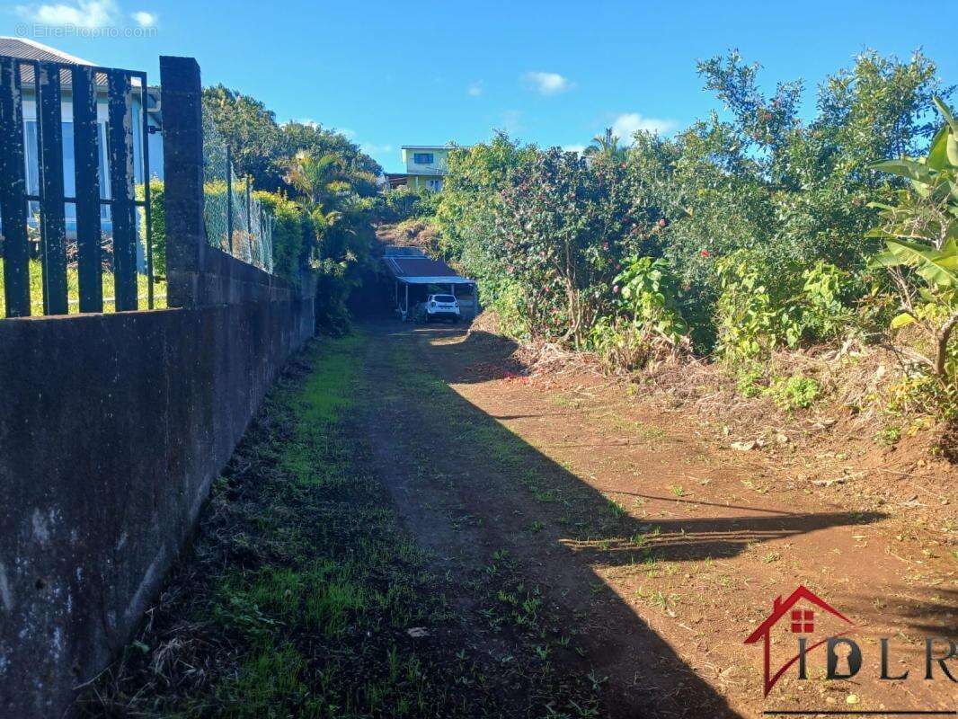 En EXCLUSIVITÉ : Terrain constructible de 1 333 m2 avec vue - photo 3