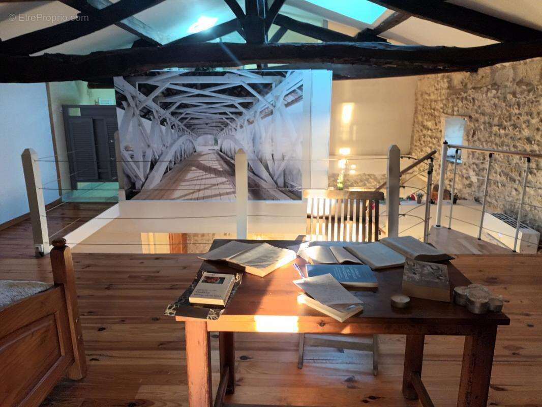 Maison à CHENAC-SAINT-SEURIN-D'UZET