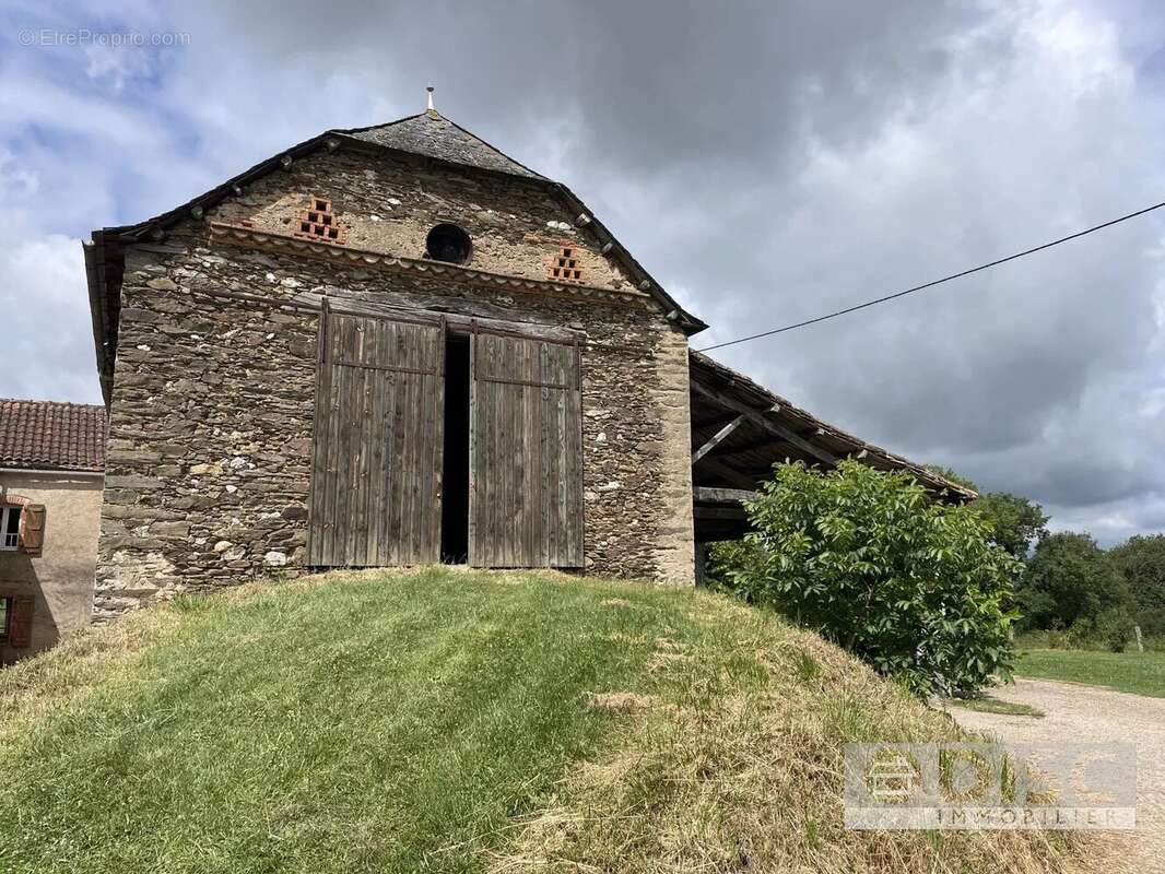 Maison à MIRANDOL-BOURGNOUNAC