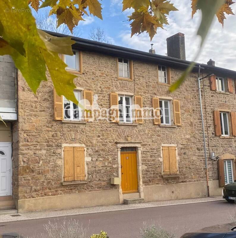 Maison à CHAMBOST-ALLIERES