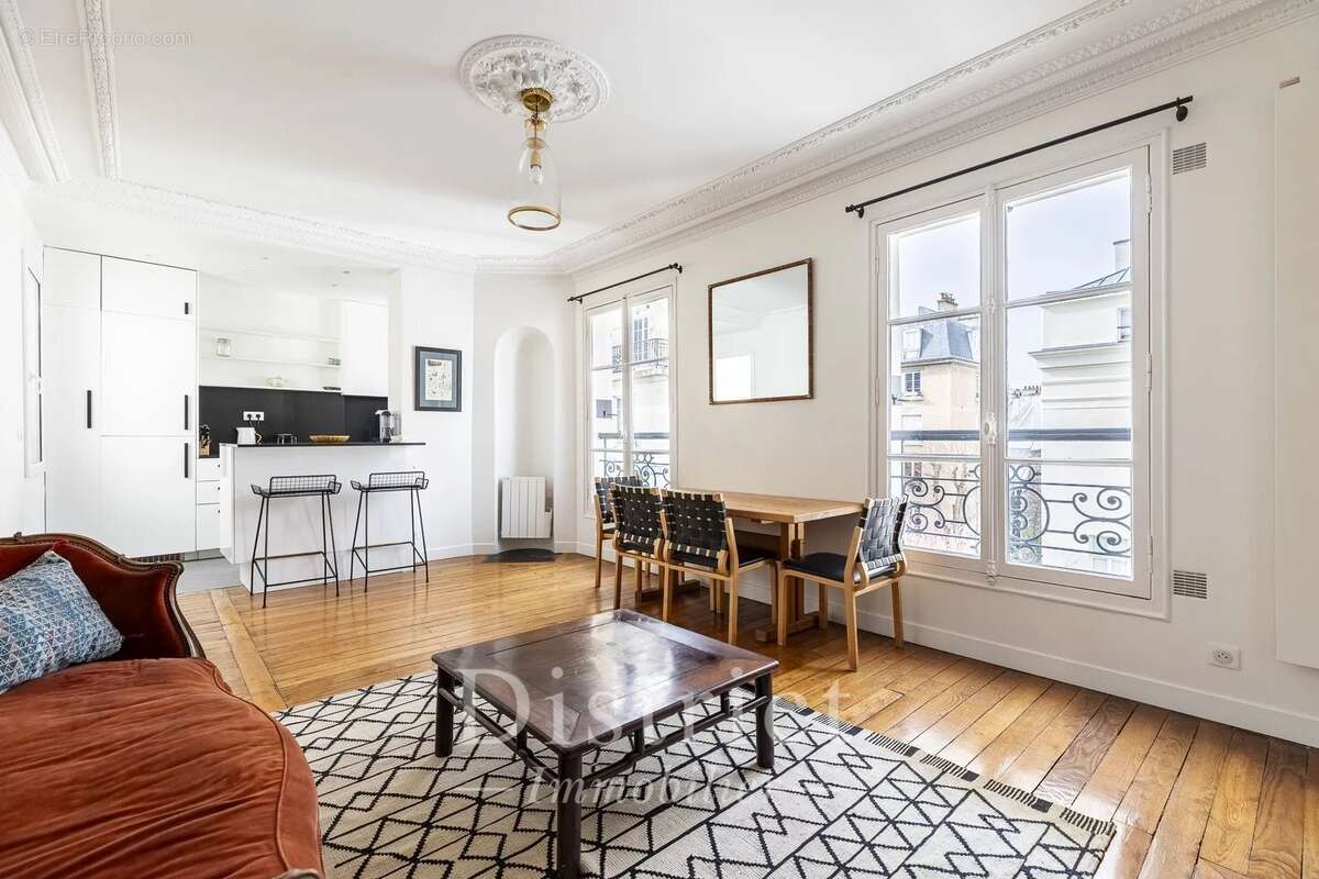 Appartement à PARIS-7E
