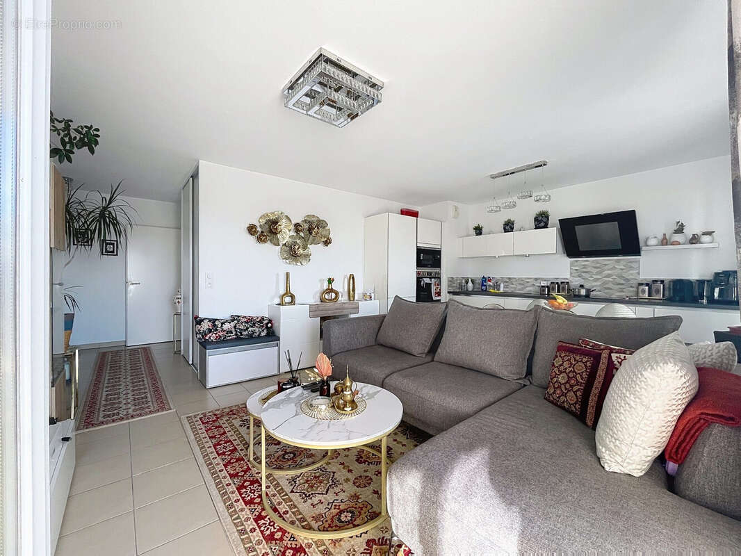 Appartement à MARSEILLE-3E