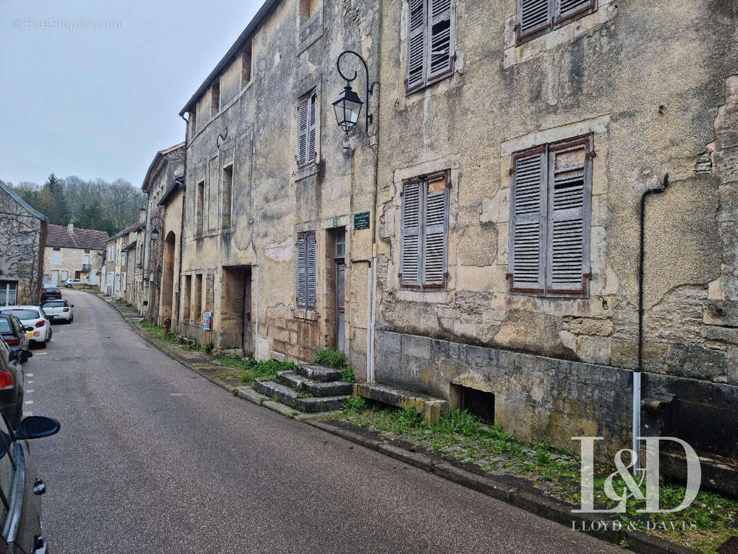 Maison à SAINT-SEINE-L'ABBAYE