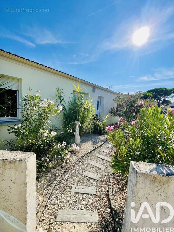 Photo 1 - Maison à SCIECQ