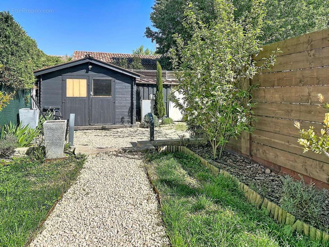 Photo 4 - Maison à ENTRAIGUES-SUR-LA-SORGUE